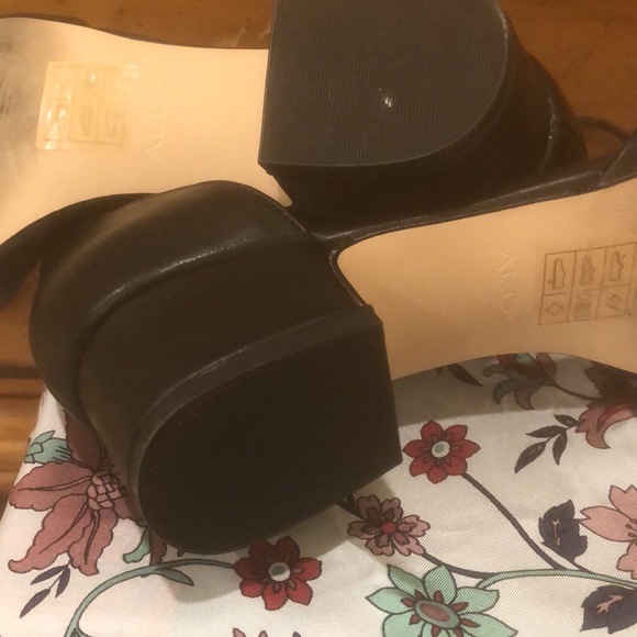 Aldo black size 6 shoe - Picture 4 of 6